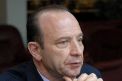 Владимир Львович КВИНТ, академик, иностранный член РАН, д.э.н., профессор, заведующий кафедрой экономической и финансовой стратегии Московской школы экономики МГУ имени М.В. Ломоносова, директор Центра стратегических исследований Института математических исследований сложных систем МГУ.