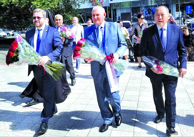 The people's path will not be overgrown...