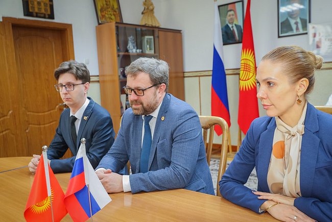 A meeting between the rector and the ambassador of the Republic of Belarus took place at the Kyrgyz-Russian Slavic University