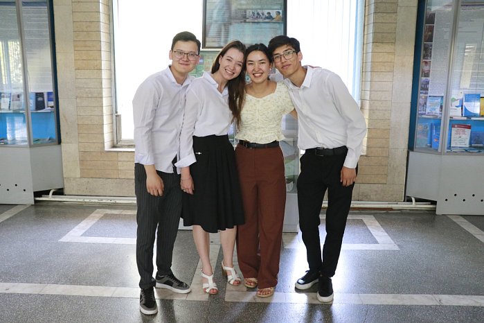 Students of the Department of World Languages successfully defended their theses