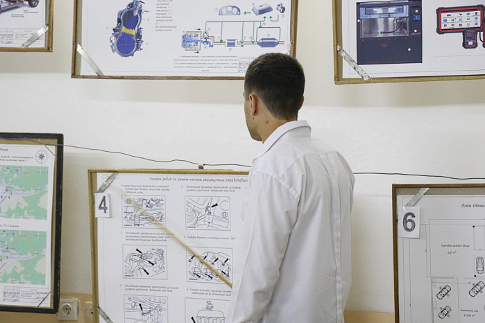 На кафедре автомобильного транспорта впервые прошли защиты совместных дипломных работ