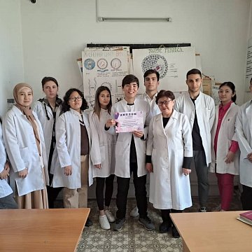 И.К.нын туулган күнүнүн 115 жылдыгына арналган медициналык жогорку окуу жайларынын студенттеринин «I Эл аралык олимпиадасына катышуу. Ахунбаева»