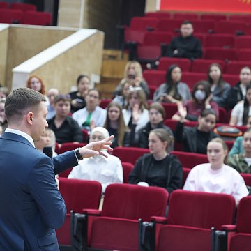 Vector for the future: KRSU discussed the prospects of graduates