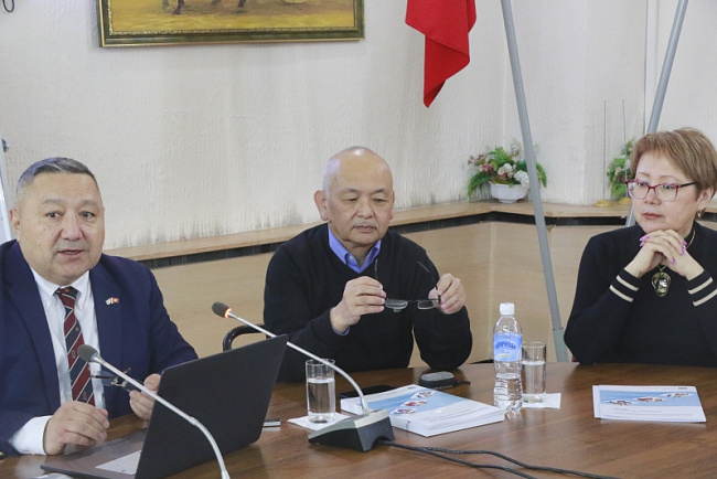 Содействуя инновациям