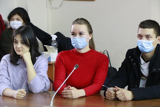 Diplomat Chingiz Aidarbekov gave a lecture for students of KRSU