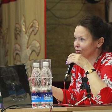 Professor Marina Pimenova gave a course for linguist teachers KRSU