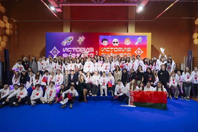 КРСУнун филология факультетинин студенттери V эл аралык чемпионатта «Келечектин тарыхы» 1-даражадагы дипломдор менен сыйланышты