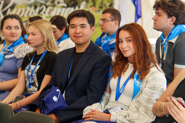 На Иссык-Куле открылась Международная школа студенческого туризма