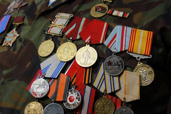 Memory of the heroes: in the village of Panfilovskoye, flowers were laid at the monument to Panfilov
