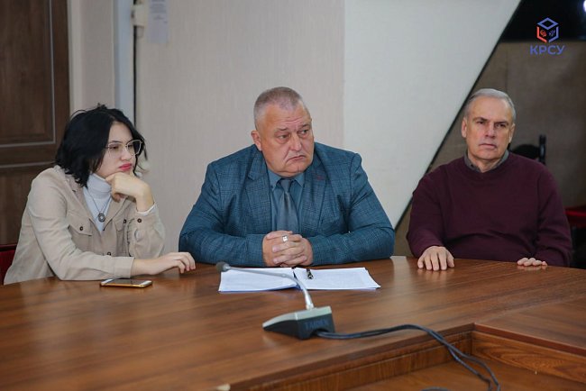 At KRSU, Sergei Volkov met with the staff of the Faculty of International Relations