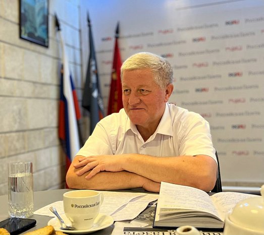 Жана. КРСУнун ректору Герман Лоцев «орус гезитине университетти күтүп жаткан реформалар тууралуу айтып берди