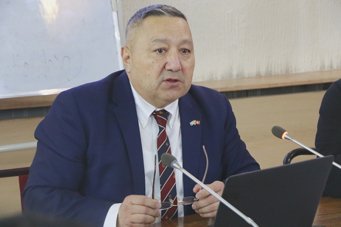 Содействуя инновациям