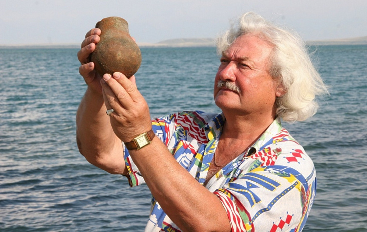 Профессор КРСУ Владимир Плоских награжден орденом «Манас» II степени