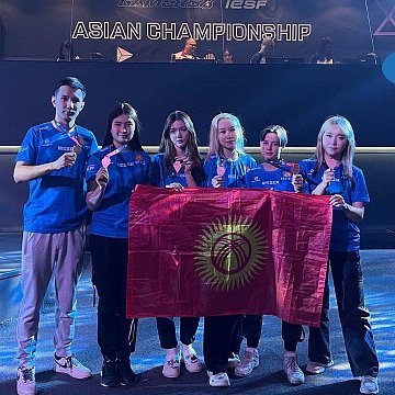 KRSU student Yulia Glukhova won bronze at the IESF Female Asian Championship as part of the Kyrgyz national team