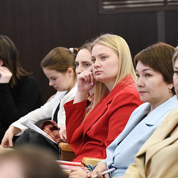 Университетте жаштар саясаты боюнча эл аралык конференция башталды