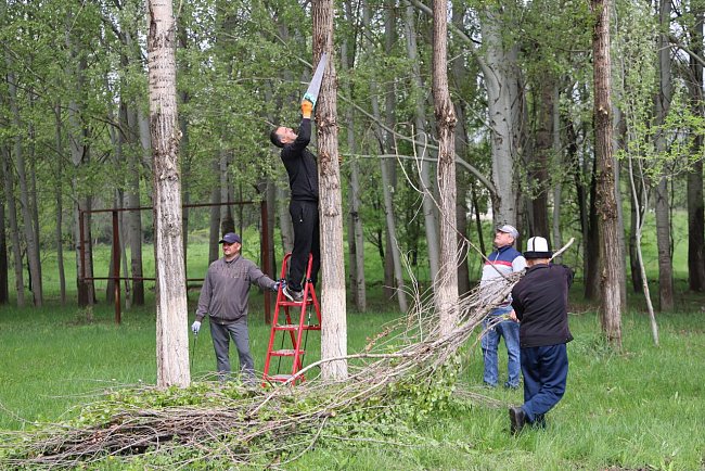 In the Chui region, a cleanup day was held at the monument to Ivan Panfilov