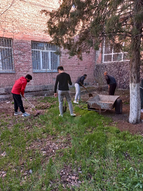Традиционный весенний субботник