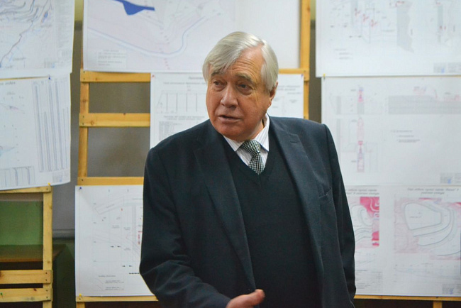 Первые нефтяники КРСУ