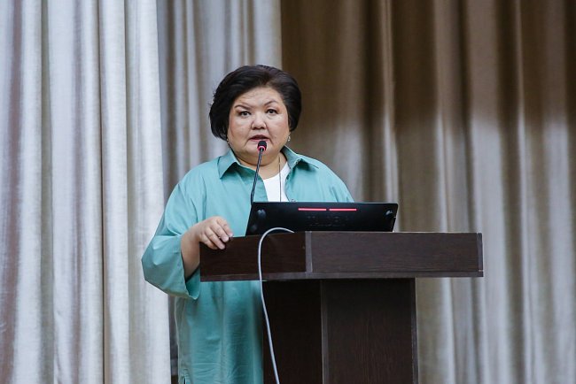 As part of Global Money Week, KRSU hosted a training seminar from international expert in the field of finance and sustainability Buazhar Abdykadyrova