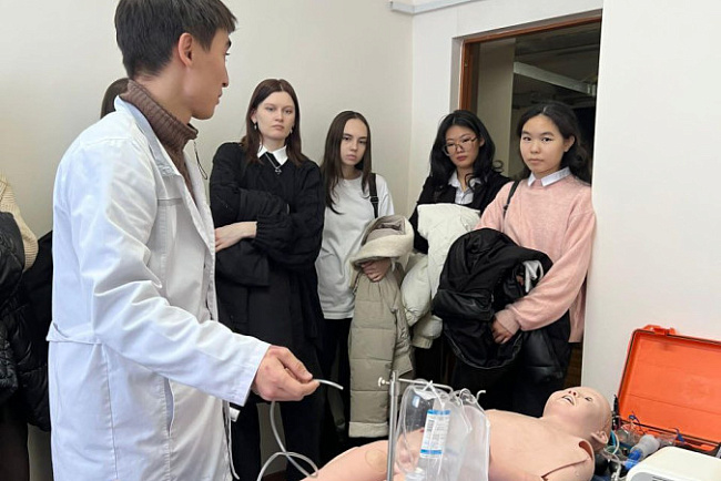 На Медицинском факультете КРСУ прошел День открытых дверей