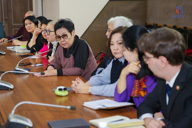 At KRSU, Sergei Volkov met with the staff of the Faculty of International Relations