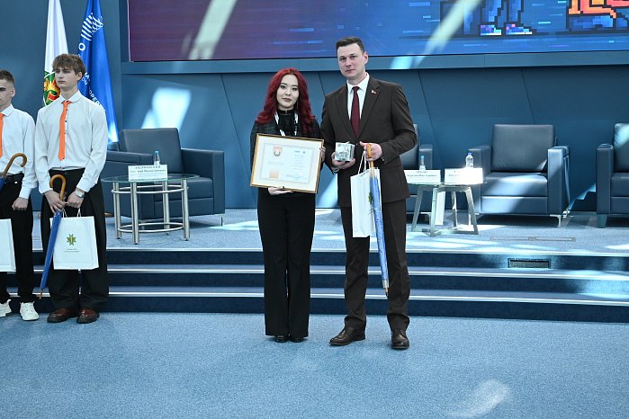 KRSU student Laili Khashimova — winner of an international competition and participant in a specialized seminar