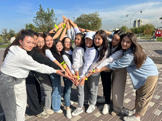 Тимбилдинг объединил студентов разных поколений!