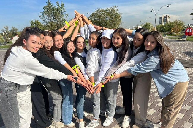 Тимбилдинг объединил студентов разных поколений!