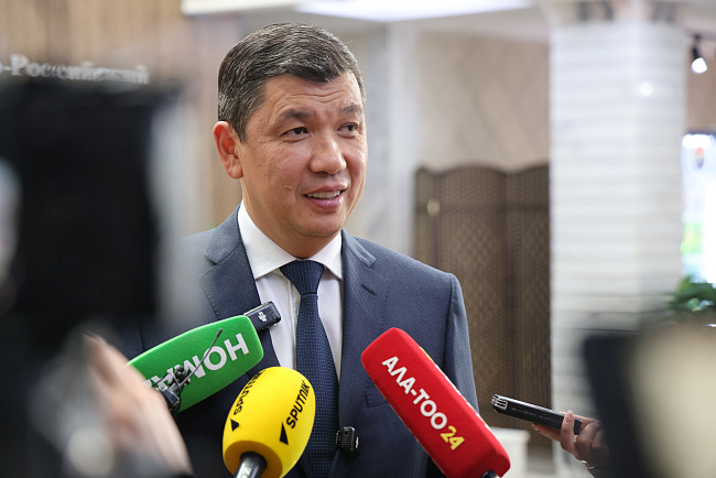 Мэр Бишкека встретился с жителями Свердловского района в КРСУ: обсуждены ключевые городские проблемы