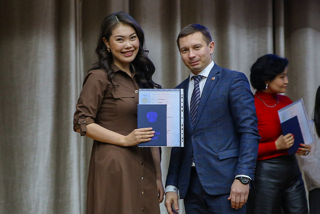 На ученом совете КРСУ наградили лучших студентов и преподавателей за достижения в учебной и научной деятельности