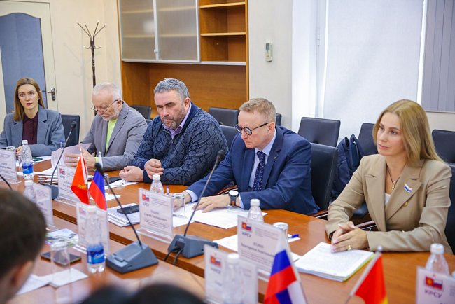 KRSU and the delegation of the Sverdlovsk region discussed cooperation with UrFU