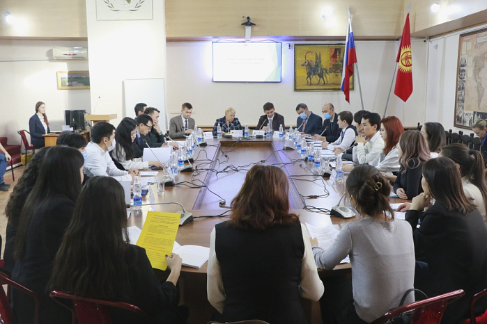 В КРСУ обсудили проблемы и перспективы развития ЕАЭС