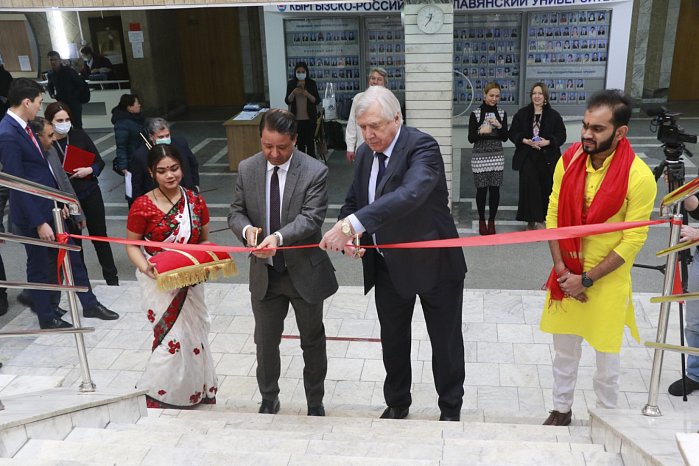 Heritage of Peoples: an exhibition has opened at KRSU as part of the Cross Year of Culture and Friendship between the Kyrgyz Republic and India