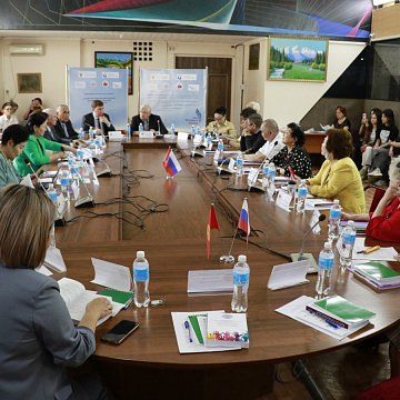 KRSU discussed the functioning of the Russian language in the bilingual space of Kyrgyzstan and Central Asia