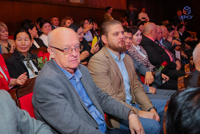 КРСУ принял участие в торжественном мероприятии, посвященном 100-летию основания кыргызской системы образования и Всемирному дню учителя