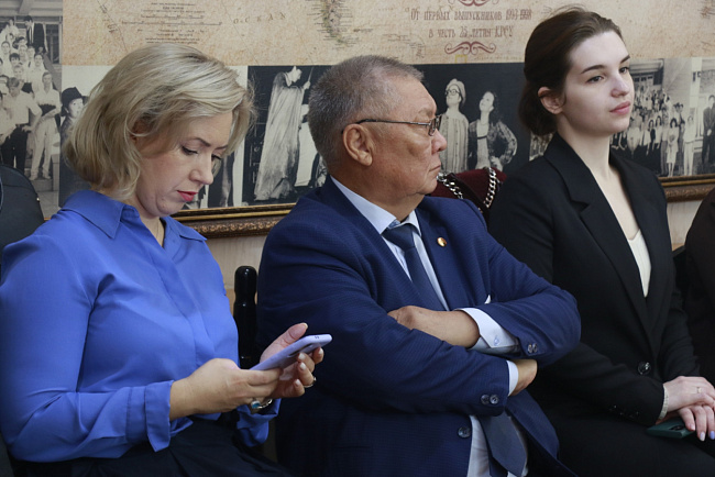 В КРСУ наградили лучших молодых аналитиков Кыргызстана и Евразии