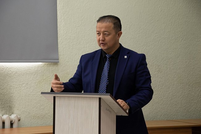 A monument to teachers from Russia and Kyrgyzstan will appear at the main building of KRSU