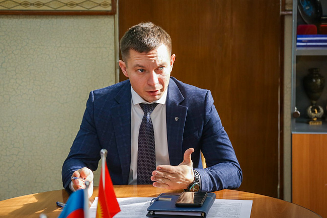 Встреча исполняющего обязанности ректора КРСУ Сергея Волкова с представителями Азербайджанского государственного университета нефти и промышленности