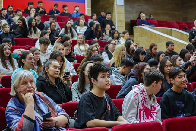 Mikhail Shvydkoy met with students of KRSU: culture, technology and the future of cooperation
