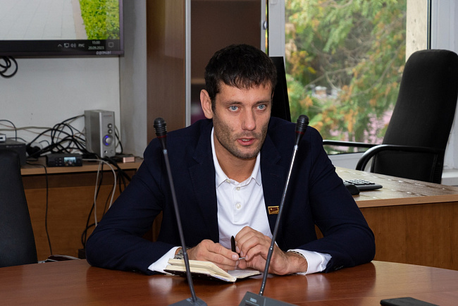 Советник ректора КРСУ Петр Бычков встретился с лидерами студенческого самоуправления