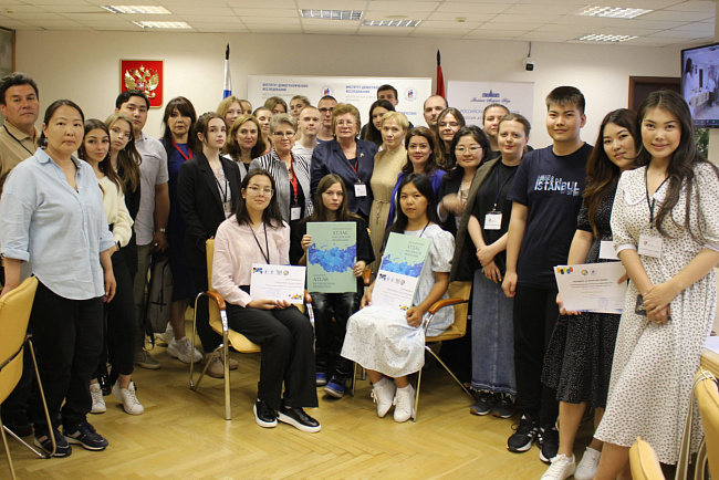 ЕВРАЗИЙСКИЕ ОБЩЕСТВА В ФОКУСЕ МОЛОДЫХ СОЦИОЛОГОВ