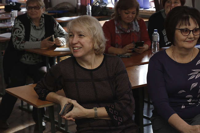 Преподаватели СФУ поделились образовательными практиками с педагогами КР