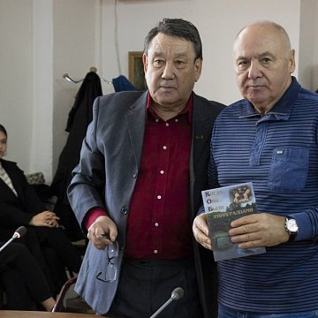 КРСУда блокададан аман калгандардын урпактарынын эскерүүлөрүнүн жыйнагынын бет ачары болду