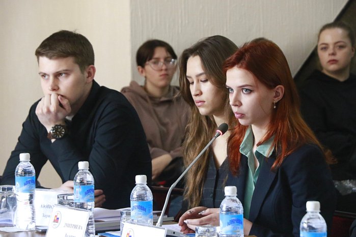 Young analysts: a conference was held at KRSU «Greater Eurasia: potential, risks, prospects»