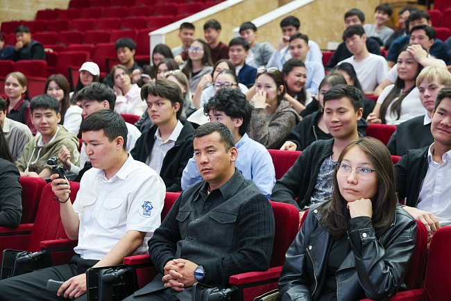 КРСУда «Digital Me форуму өттү: социалдык тармактар бизди азыр кантип өзгөртүп жатат»