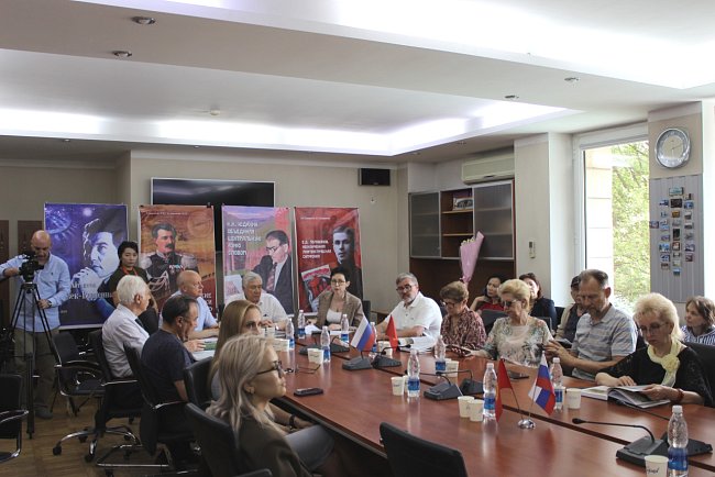 Moving forward: a presentation of the book «Russian language in Kyrgyzstan: milestones of the past» took place at KRSU