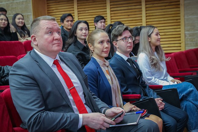 A meeting between the rector and the ambassador of the Republic of Belarus took place at the Kyrgyz-Russian Slavic University