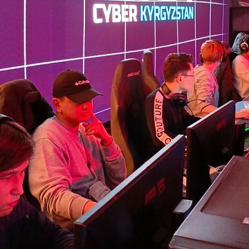 КРСУ IT Fest 2024 Cyber Kyrgyzstan фестивалында байгелүү орундарды алып, финалга даярданууда