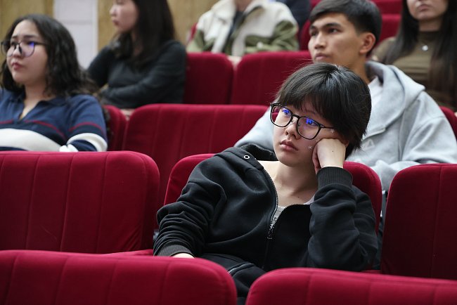 A guest lecture was held at the Faculty of International Relations KRSU as part of the platform «Muras»