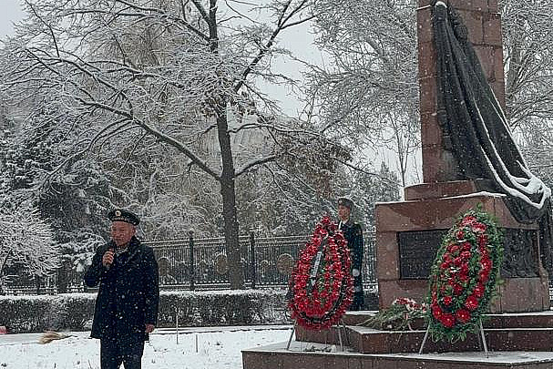 Возложение цветов